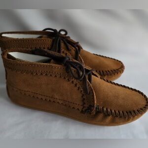 Minnetonka Brown Suede Women's Moccasins